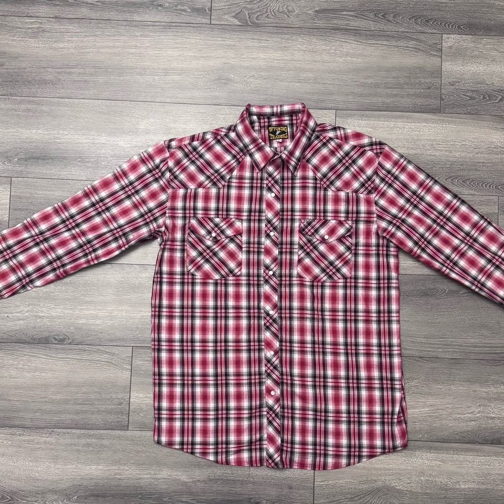 Wyoming Traders snap down western shirt.  Size XL.